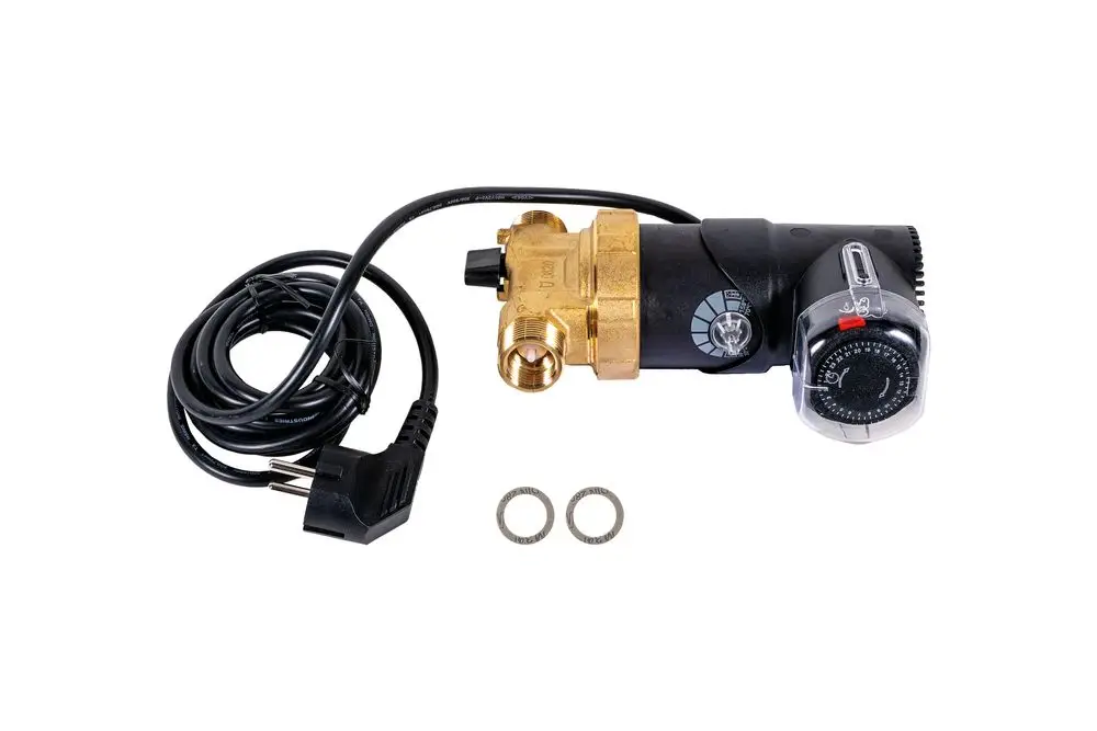 Brötje Zirkulationspumpe mit einem schwarzen Gehäuse, einer goldenen Messingfassung, einem Kabelstecker und einem Drehregler zur Temperatureinstellung. Zwei O-Ringe sind beiliegend.