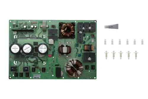 PCB von Brötje mit verschiedenen elektrischen Bauteilen, darunter Kondensatoren, Spulen und Relais. Zubehörteile sind ebenfalls abgebildet.