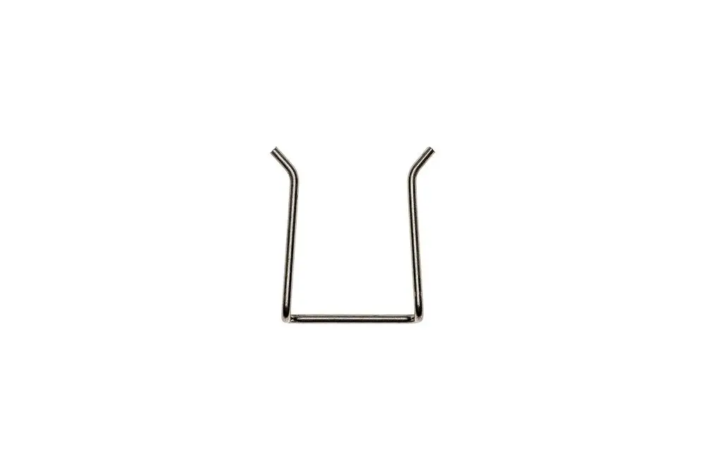 Klammer aus Metall für Rohrdurchführungen, geeignet für Heizungsinstallationen, produziert von Brötje.