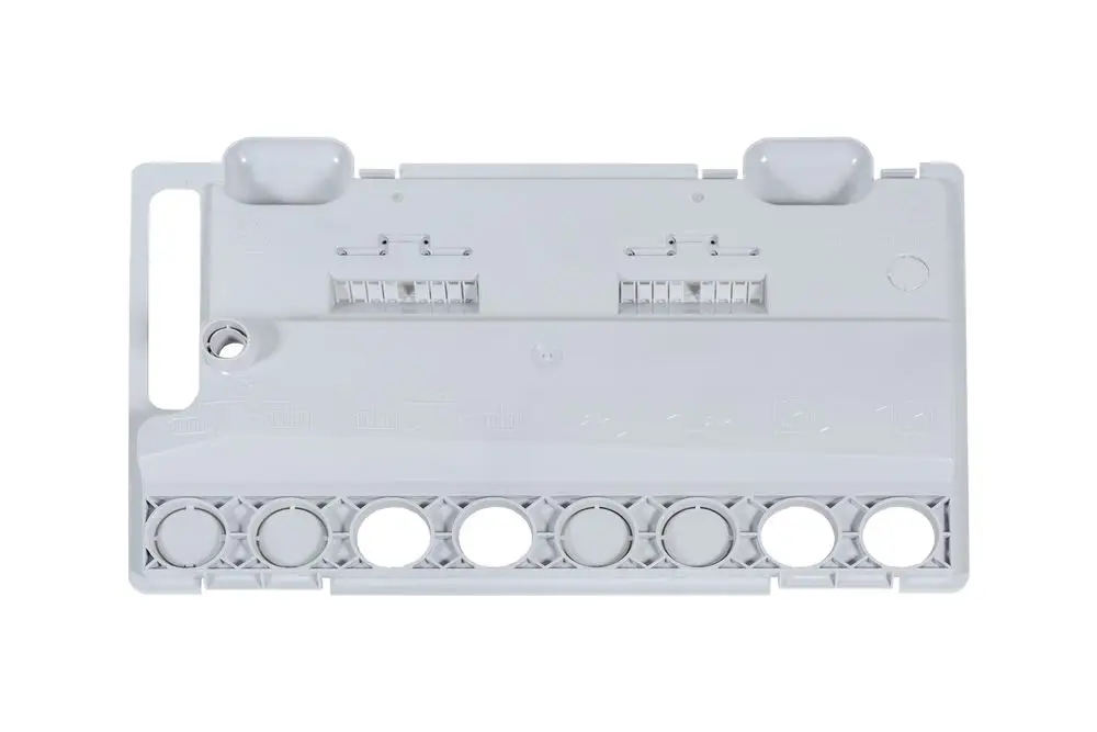 Gehäuseboden von Brötje in neutraler Farbe mit mehreren Öffnungen und Befestigungselementen, geeignet für die Installation von Heizsystemen.