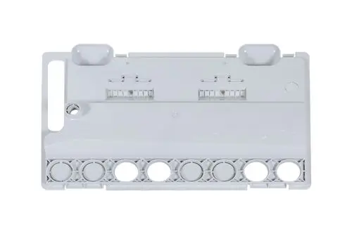 Gehäuseboden von Brötje in neutraler Farbe mit mehreren Öffnungen und Befestigungselementen, geeignet für die Installation von Heizsystemen.