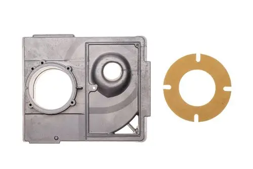 Brötje Grundplatte aus Metall mit zwei Öffnungen, einer großen und einer kleinen, sowie einer runden Dichtung daneben. Klar strukturiert für technische Anwendungen.