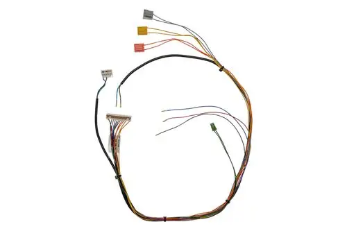 Kabelbaum mit mehreren farbigen Drähten und Steckverbindern, verwendet in Heizsystemen, eventuell von der Marke Brötje.