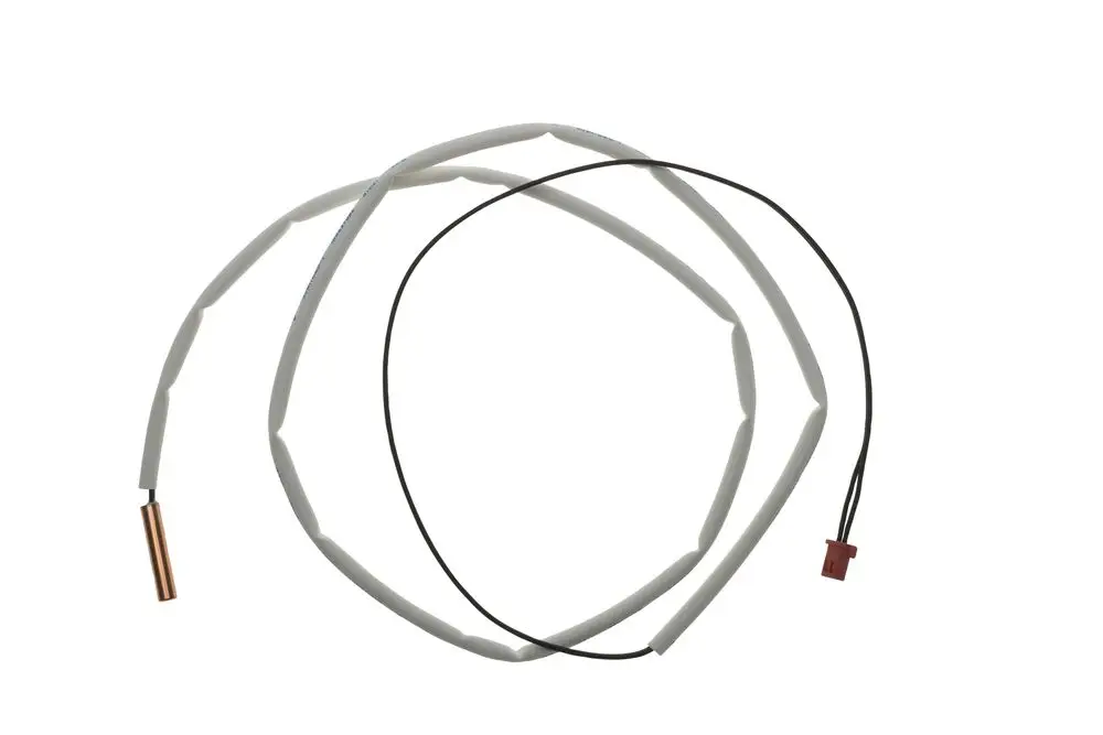 Temperatursensor von Brötje, mit Kupfer- und Kunststoffelementen. Kabelgewirr, bestehend aus zwei verbundenen Leitungen für Anwendungen in Heizsystemen.