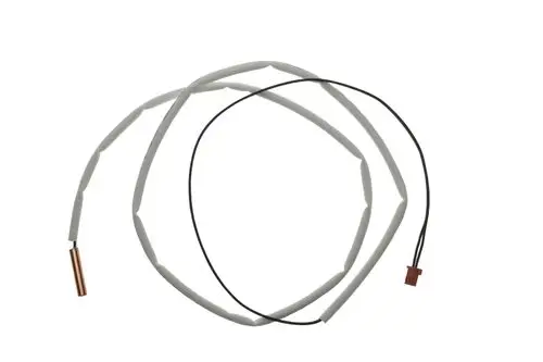 Temperatursensor von Brötje, mit Kupfer- und Kunststoffelementen. Kabelgewirr, bestehend aus zwei verbundenen Leitungen für Anwendungen in Heizsystemen.