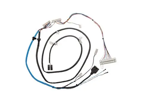 Brötje Kabelbaum mit mehreren Kabelsträngen und Steckverbindern. Darstellung der elektrischen Verbindungen für verschiedene Anwendungen.