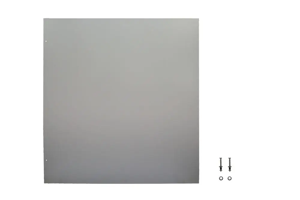 Graue Verkleidungsseite von Brötje mit isolierter Oberfläche, die links oder rechts angebracht werden kann. Zwei Schrauben und Unterlegscheiben sind im Bild zu sehen.