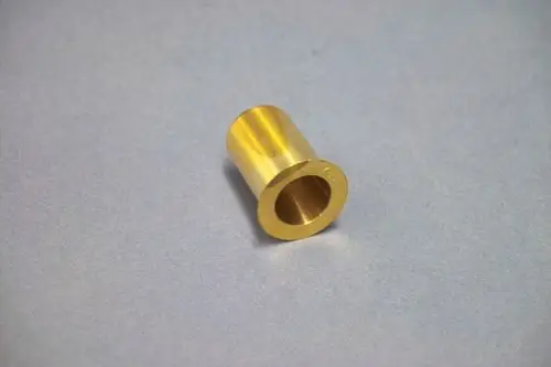 Brass Düse mit runder Öffnung und flachen Flansch, geeignet für Heiz- und Gasinstallationen. Produkt von Brötje, hergestellt aus Aluminium.