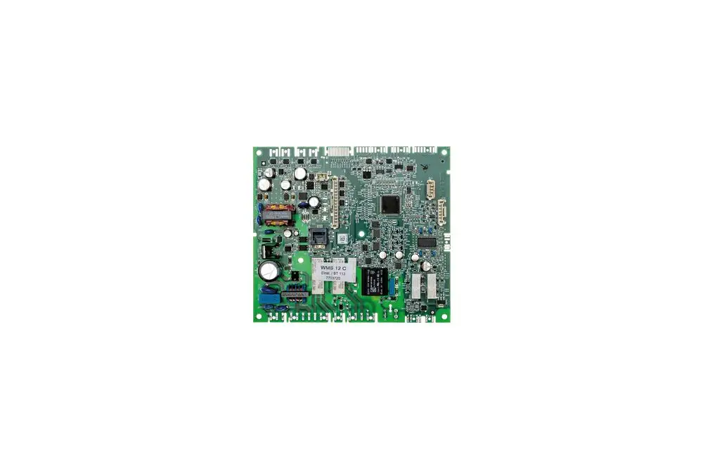 Grüne Leiterplatte mit elektronischen Komponenten, darunter Widerstände, Kondensatoren und ein Mikrochip. Stellt eine Zentraleinheit von Brötje dar.