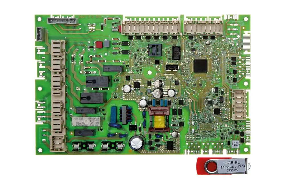 Leiterplatte von Brötje mit elektrischen Komponenten, Anschlüssen und Schaltkreisen; dient zur Steuerung und Regelung in Heizsystemen.