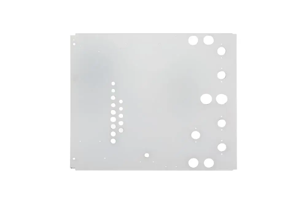 Verkleidungsdeckel in neutraler Farbe mit mehreren Durchbrüchen. Eignet sich für die Installation von Brötje Geräten, um eine saubere Abdeckung zu gewährleisten.