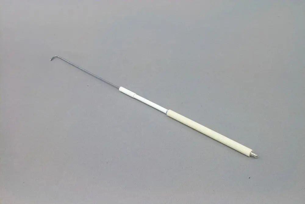 Brötje Elektrode mit einem langen, schlanken Metallstruktur und einem Kunststoffgriff, geeignet für industriellen Einsatz.