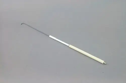 Brötje Elektrode mit einem langen, schlanken Metallstruktur und einem Kunststoffgriff, geeignet für industriellen Einsatz.