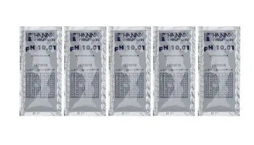 Fünf Packungen Brötje Pufferlösung für pH 10,01, jeweils 20 ml, mit pH-Wert-Tabellenaufdruck und Hinweis zur Temperaturkorrection auf der Vorderseite.