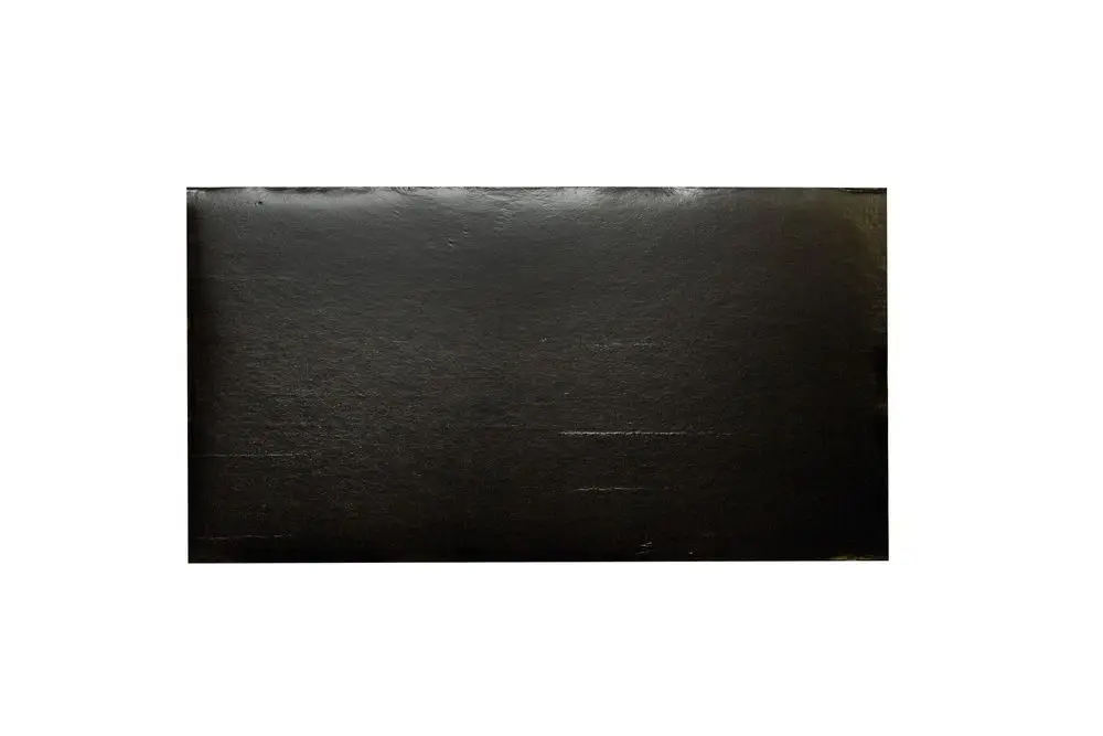 Schwarze Isolierplatte mit glatter Oberfläche, die möglicherweise für eine Brötje-Anlage verwendet wird. Die Platte hat keine erkennbaren Marken- oder Modellbezeichnungen.