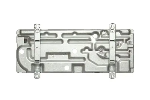Metallischer Grundrahmen von Brötje, mit mehreren Bohrungen und Durchbrüchen, zeigt ein strukturiertes Design für eine Montageanwendung.
