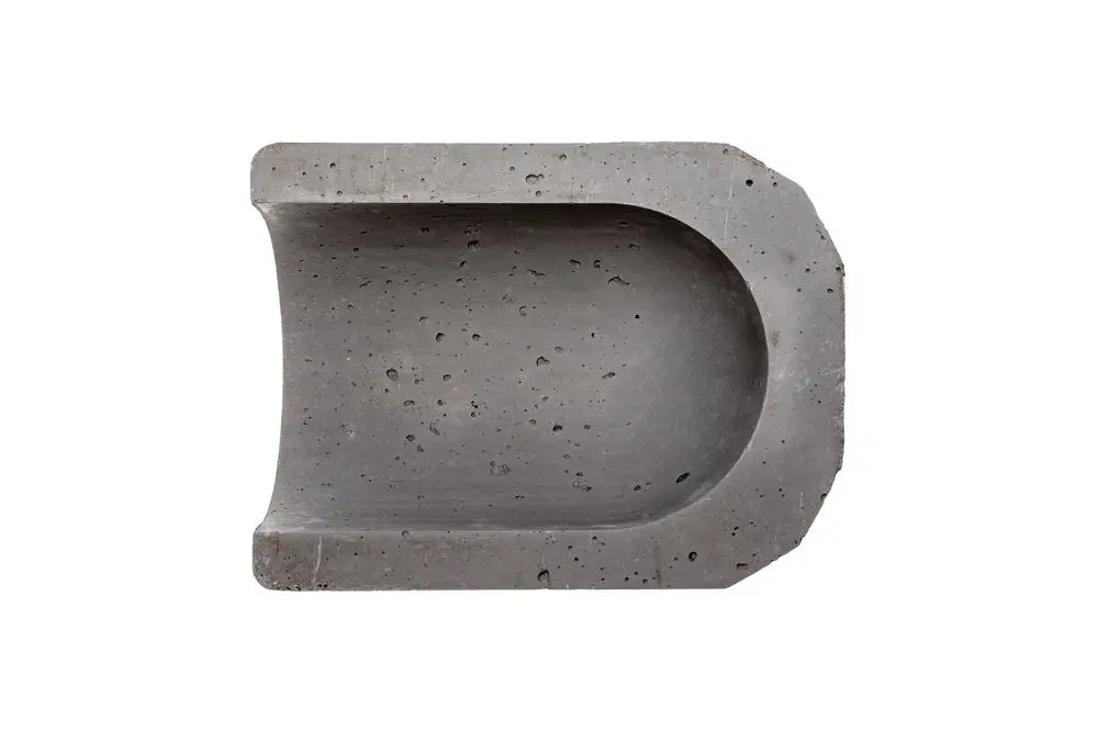Graues, rechteckiges Bauteil aus Beton mit abgerundeten Kanten und tiefer Form, geeignet für den Einsatz in einem Brötje-System.