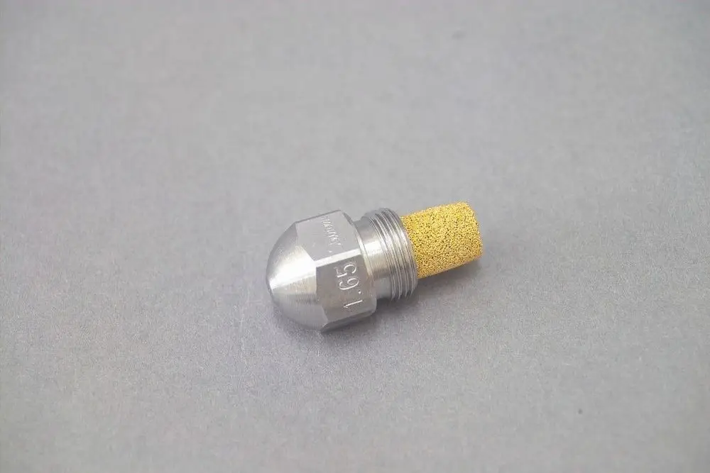 Brötje Düse aus Metall mit schräger, poröser Spitze. Die Düse hat ein rundes Ende und ein gewindeartiges Element zum Anbringen.