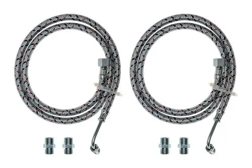 Braided oil hoses von Brötje, bestehend aus zwei flexiblen Schläuchen und zwei Metallanschlüssen, zur Verwendung in Heizsystemen.