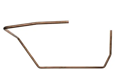 Kupferrohr in charakteristischer Form, das vermutlich Teil eines Heizsystems von Brötje ist. Das Rohr hat mehrere Biegungen und Enden in unterschiedlichen Längen.