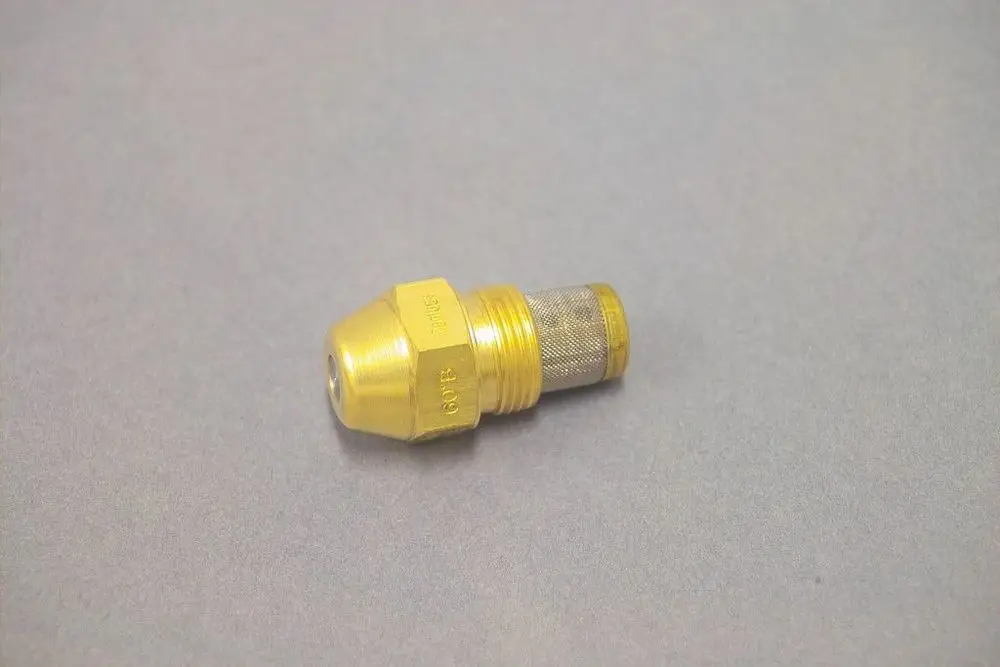 Brass Düse von Brötje, konisch geformt mit einer gerippten Verbindung. geeignete Anwendung in Heizsystemen, wie z.B. für Brenner oder Heizkessel.