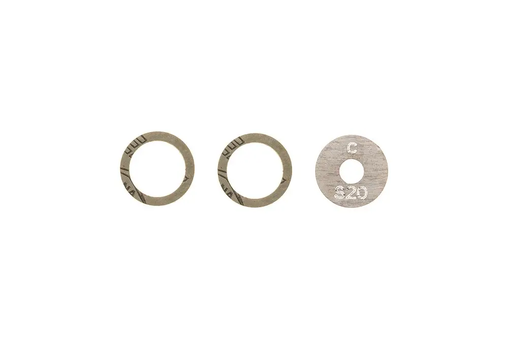 Drei technische Ringe und eine Blende in Metalloptik, passend für Brötje-Produkte. Die Ringe sind mit einer Innen- und Außenrunde gestaltet.