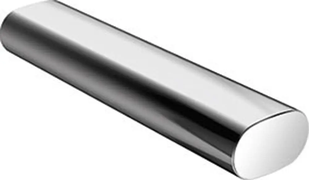 Verchromter, zylindrischer Rollenhalter von Keuco. Die Oberfläche ist glänzend und reflektiert Licht. Der Halter hat abgerundete Enden und eine durchgehende Form.