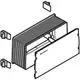 Geberit Verlängerungsset mit einem Hauptbaukörper und mehreren Halteclips, die für die Montage vorgesehen sind. Das Set dient zum Schutz während der Bauarbeiten.