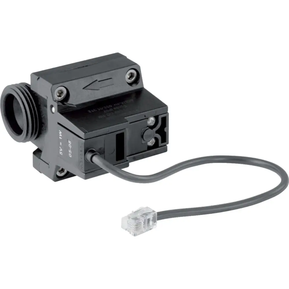 Magnetventil von Geberit mit Anschlusskabel und RJ45-Stecker, geeignet für elektrische Anwendungen, angeordnet in kompakter Bauform.