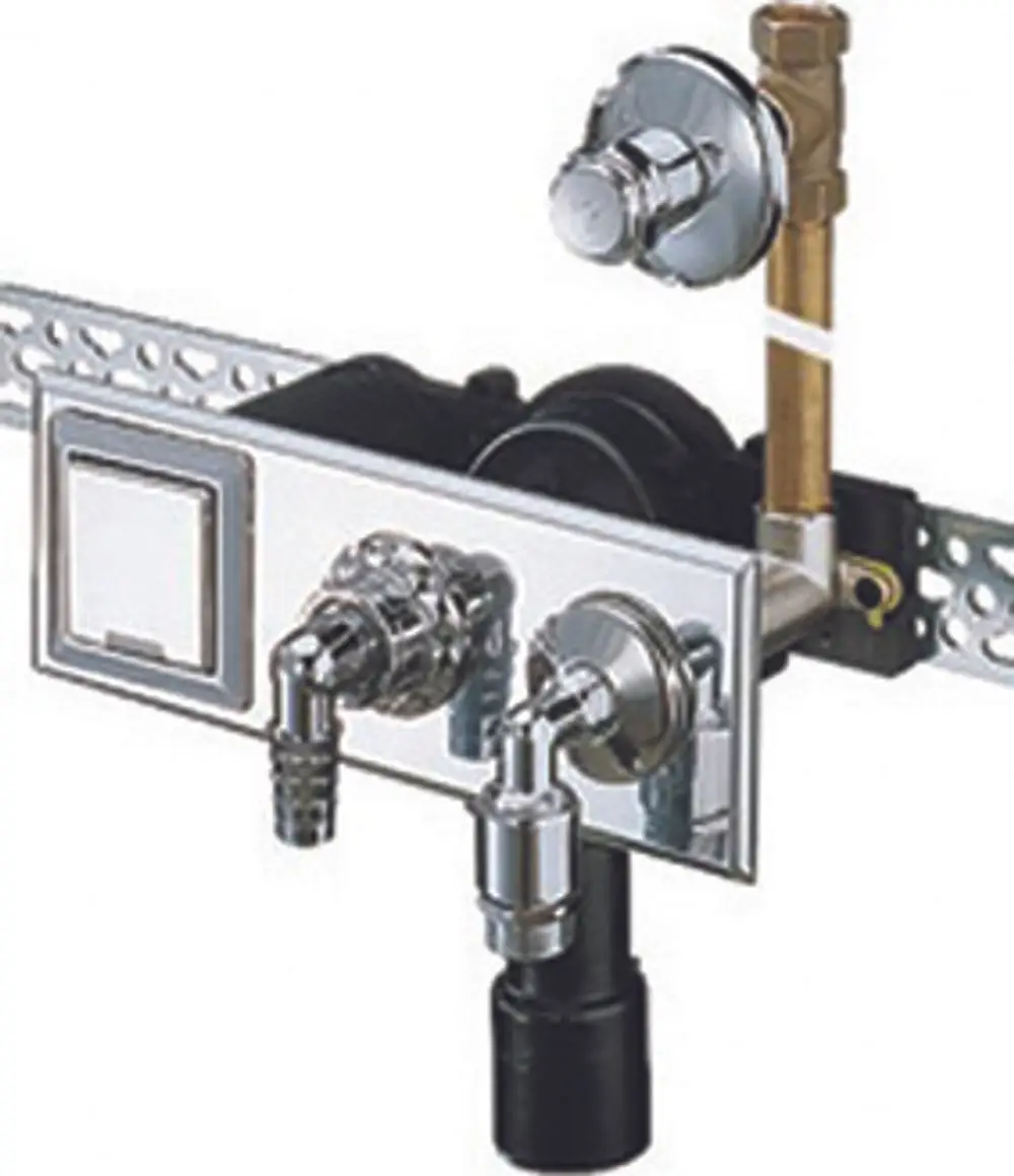 Dallmer Siphon für Wand-Einbau, ausgestattet mit mehreren Anschlüssen und einem Bedienfeld, montiert auf einer stabilen Trägerschiene.