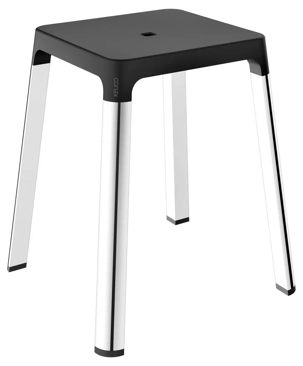 Schwarzer Hocker mit verchromten Füßen, hergestellt von Keuco. Quadratische Sitzfläche und vier gerade Beine, ideal für Badezimmer oder ergänzende Sitzmöbel.