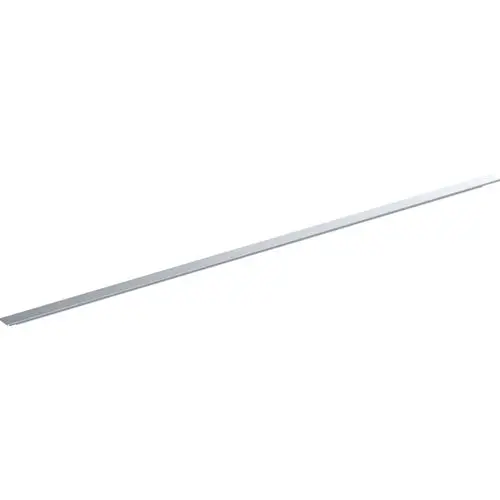 Schmale, verchromte Metallstange von Geberit, die sich für Anwendungen im Sanitärbereich eignet. Das Produkt hat eine glatte, reflektierende Oberfläche.