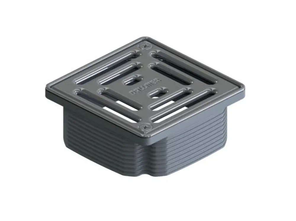 Rost aus hochwertigem Material mit quadratischer Abdeckung und Öffnungen zur Wasserableitung, hergestellt von Dallmer.