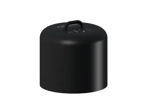 Schwarze Geruchverschlussglocke von Dallmer, zylindrische Form mit flachem Deckel und einem Griff an der Oberseite. Ideal zur Verhinderung von Geruchsbildung.