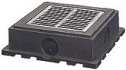 Dallmer Abdeckung für Entwässerungssystem, quadratische Form mit Gittermuster auf der Oberseite, in einem robusten Design.