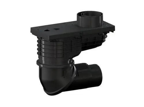 Dallmer-Abfluss für Regenwasser mit gebogenem Auslass und Befestigungselementen. Das Produkt zeigt eine schwarze Kunststoffoberfläche und mehrere Anschlüsse.