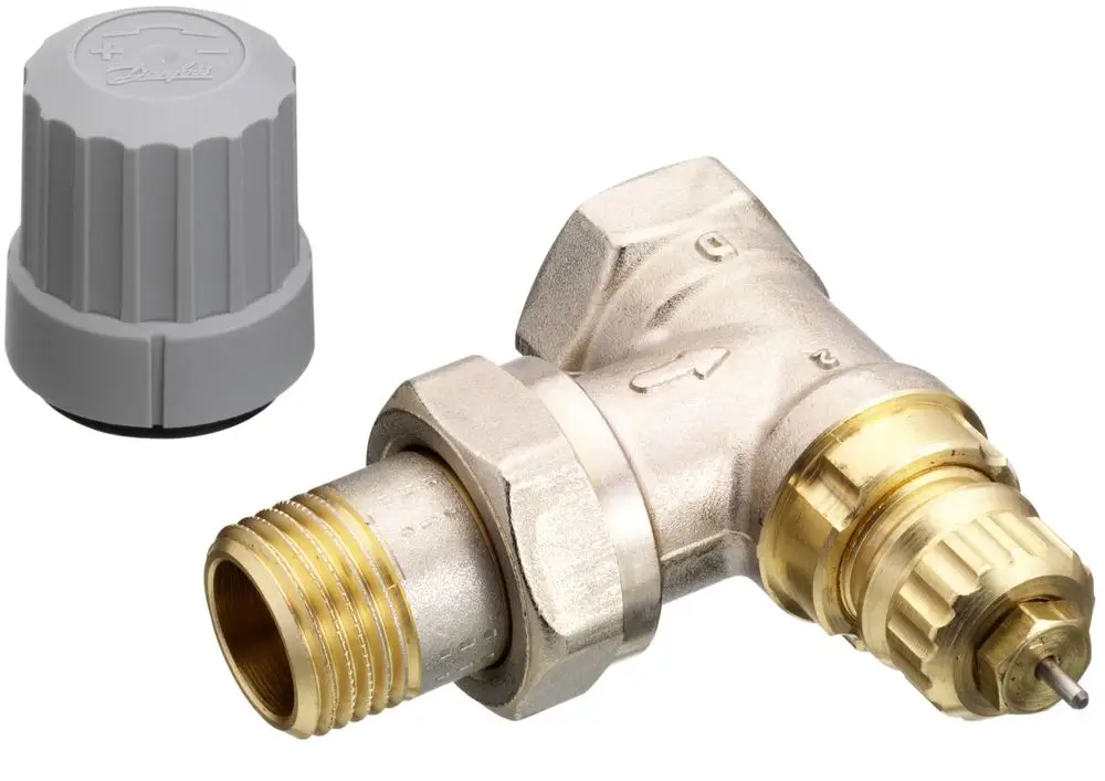 Danfoss Ventilgehäuse in Eckform, vernickelt, mit einem Anschluss. Zubehörteil mit einer grauen Abdeckkappe, geeignet für Heizungsanlagen.