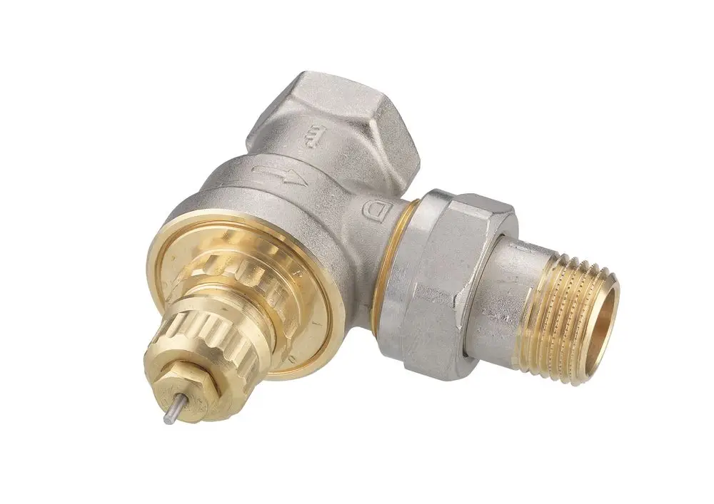 Eckventil aus Metall mit vernickelter Oberfläche, mit Anschlussgewinde und Regelmechanismus, hergestellt von Danfoss.
