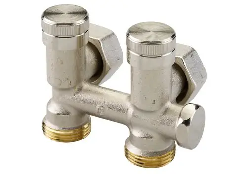Danfoss Universalverschraubung aus Metall, mit zwei Ausgängen und zwei drehbaren Köpfen, zur Verbindung von Heizkörpern mit G 3/4-Anschluss.