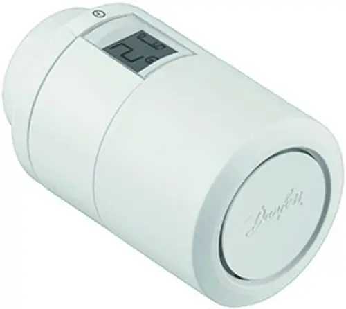 Danfoss Heizkörperthermostat in weißer Farbe mit digitalem Display und Einstellknopf, geeignet für die Montage an Standardheizkörpern.