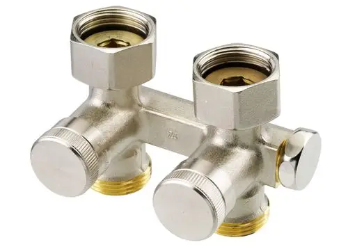 Verschraubung mit zwei Anschlüssen für Heizungsventile, aus robustem Material. Geeignet für G 3/4-Anschlüsse. Produkt von Danfoss.