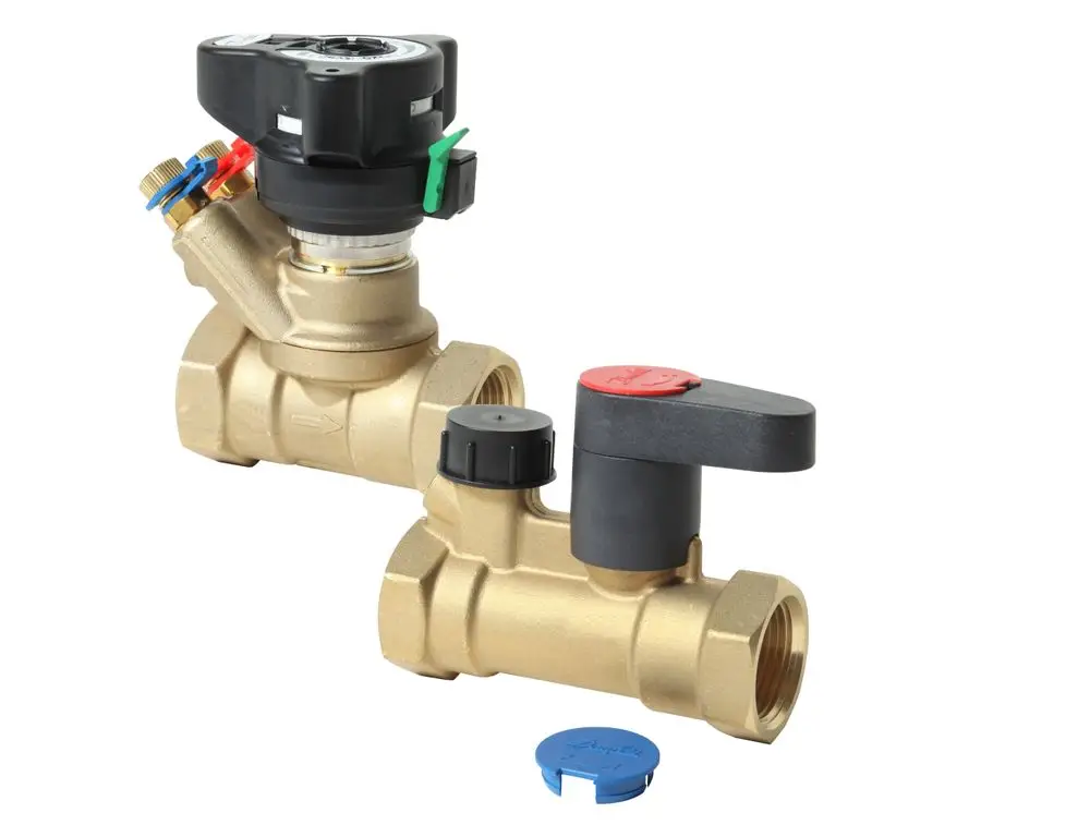 Danfoss Ventil aus Messing mit zwei Anschlussmöglichkeiten, einer Handhebelsteuerung und einer elektrischen Steuerung für die Regelung von Fluidströmen.