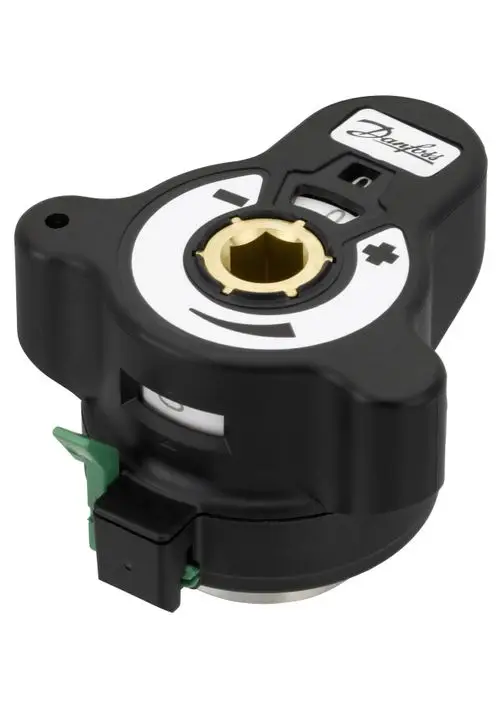 Danfoss Handrad in schwarzer Ausführung mit goldfarbener Innenmechanik, seitlicher Anschluss und Kennzeichnungen für die Position.
