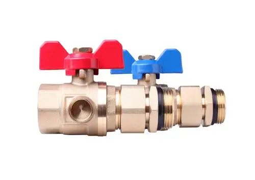 Kugelhahn mit zwei farbigen Handhebeln in Rot und Blau. Der Körper ist aus Messing mit Verschraubung. Produkt von Danfoss, geeignet für Rohrleitungen.