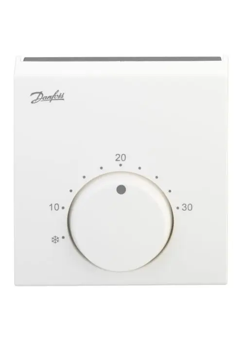Weißer Danfoss Raumthermostat mit einem runden Regler in der Mitte, skaliert von 10 bis 30, sowie einem Schnee-Symbol unten links zur Anzeige der Kühlfunktion.