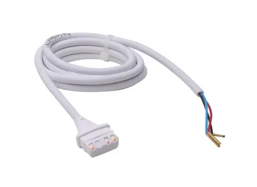 Weißes Anschlusskabel mit einem Stecker und freiliegenden Drähten in rot, blau und braun, geeignet für 0-10-V-Regelung, hergestellt von Danfoss.