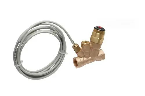 Temperaturfühler von Danfoss mit einem Anschlussstück und Kabel. Das Gerät dient zur Temperaturerfassung in Heizungsanwendungen.