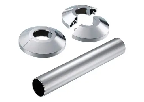 Chromene Wandrosetten für Standard-Anschluss von Danfoss, bestehend aus zwei halbrunden Verkleidungen und einem zylindrischen Rohr. Ideal für Rohrleitungen.
