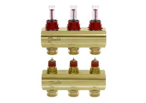 Brass manifold with three flow gauges, featuring red adjustment knobs. Marked with "Danfoss," designed for heating system distribution.