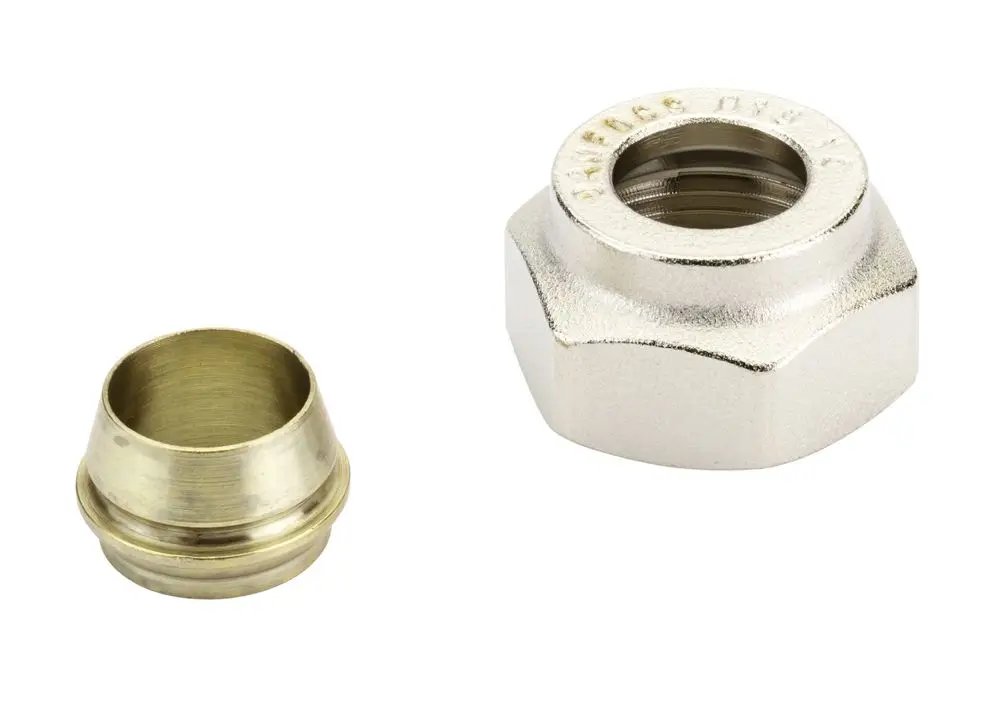 Zwei Metallverbinder, einer mit Innengewinde, der andere mit einem konischen Ende, beide aus Messing. Produkte von Danfoss zur Verbindung von Rohren.